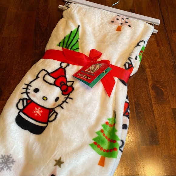 Sanrio Hello Kitty (HK) Christmas Plush Throw Blanket 50” x 70” - Picture 1 of 7